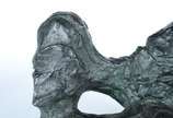 Bruno Giorgi (1905-1993), Esfinge - Escultura de bronze patinado, base de madeira. Assinada.