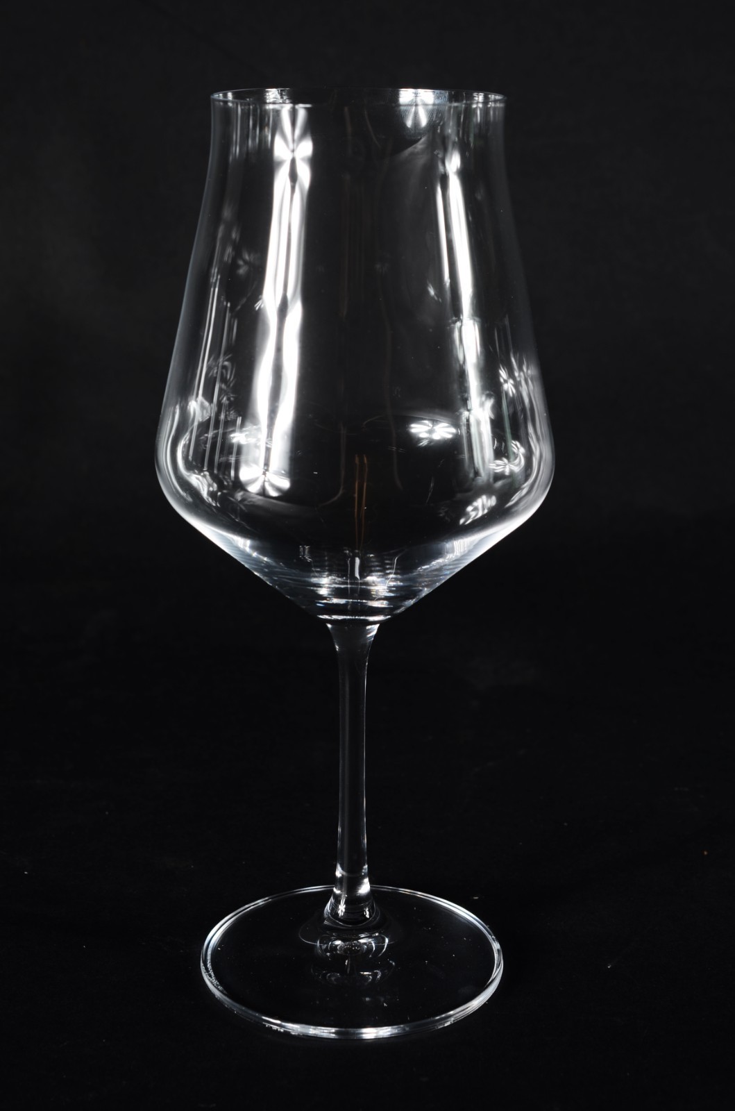 Seis taças de cristal para vinho branco, 580 ml. - foto 2 de 3
