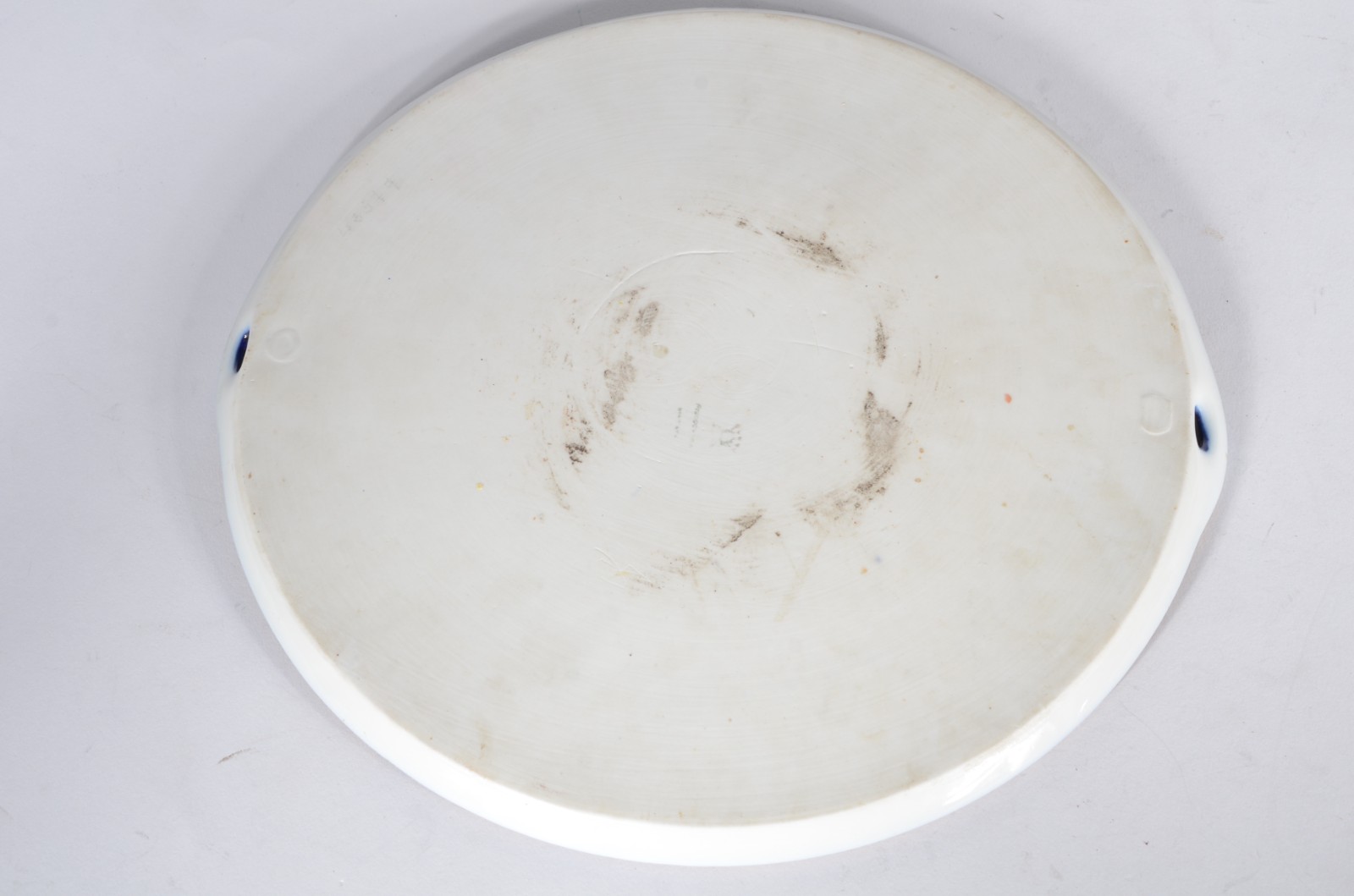 Duas peças de porcelana azul cobalto, sendo: fruteira com alças... - foto 4 de 8
