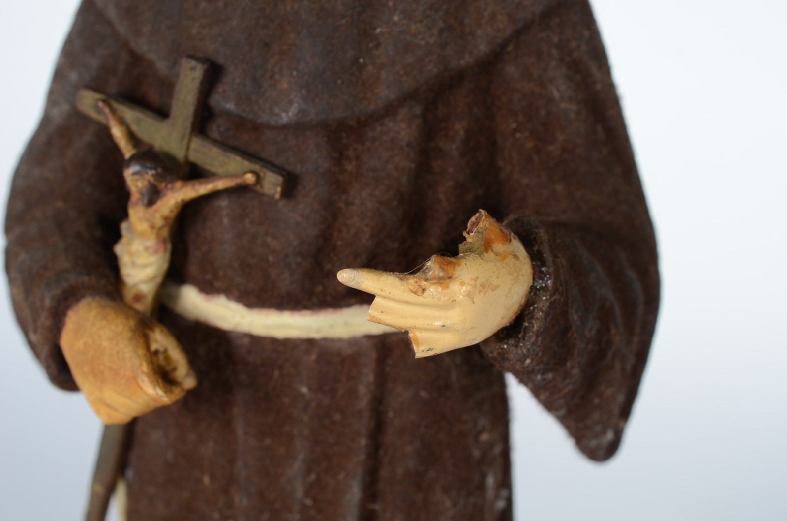 São Francisco Xavier com crucifixo - Imagem de madeira policromada... - foto 4 de 7