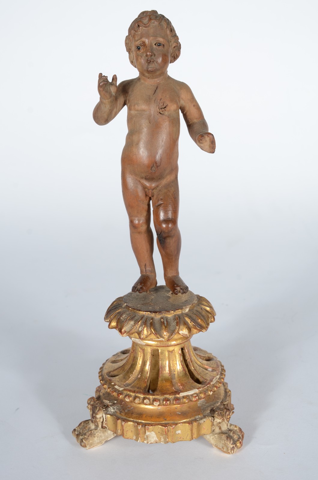 Menino Deus - Imagem de madeira policromada sobre pedestal dourado... - foto 3 de 10