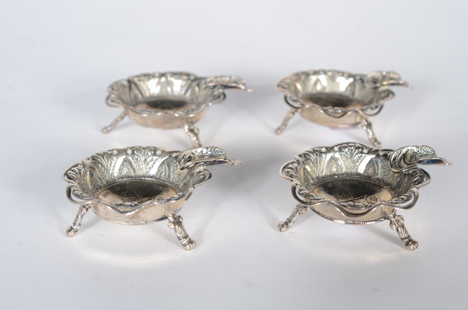 Diversas peças de prata, sendo: bowl de prata inglesa contrastada... - foto 2 de 7