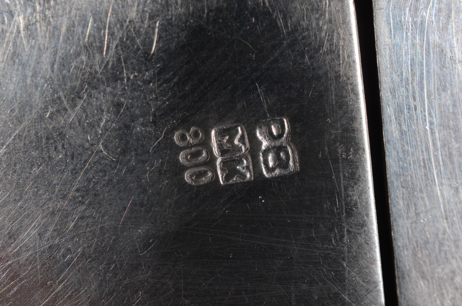 Seis pequenas peças de prata de lei, sendo: 3 cinzeiros contraste 800... - foto 5 de 9