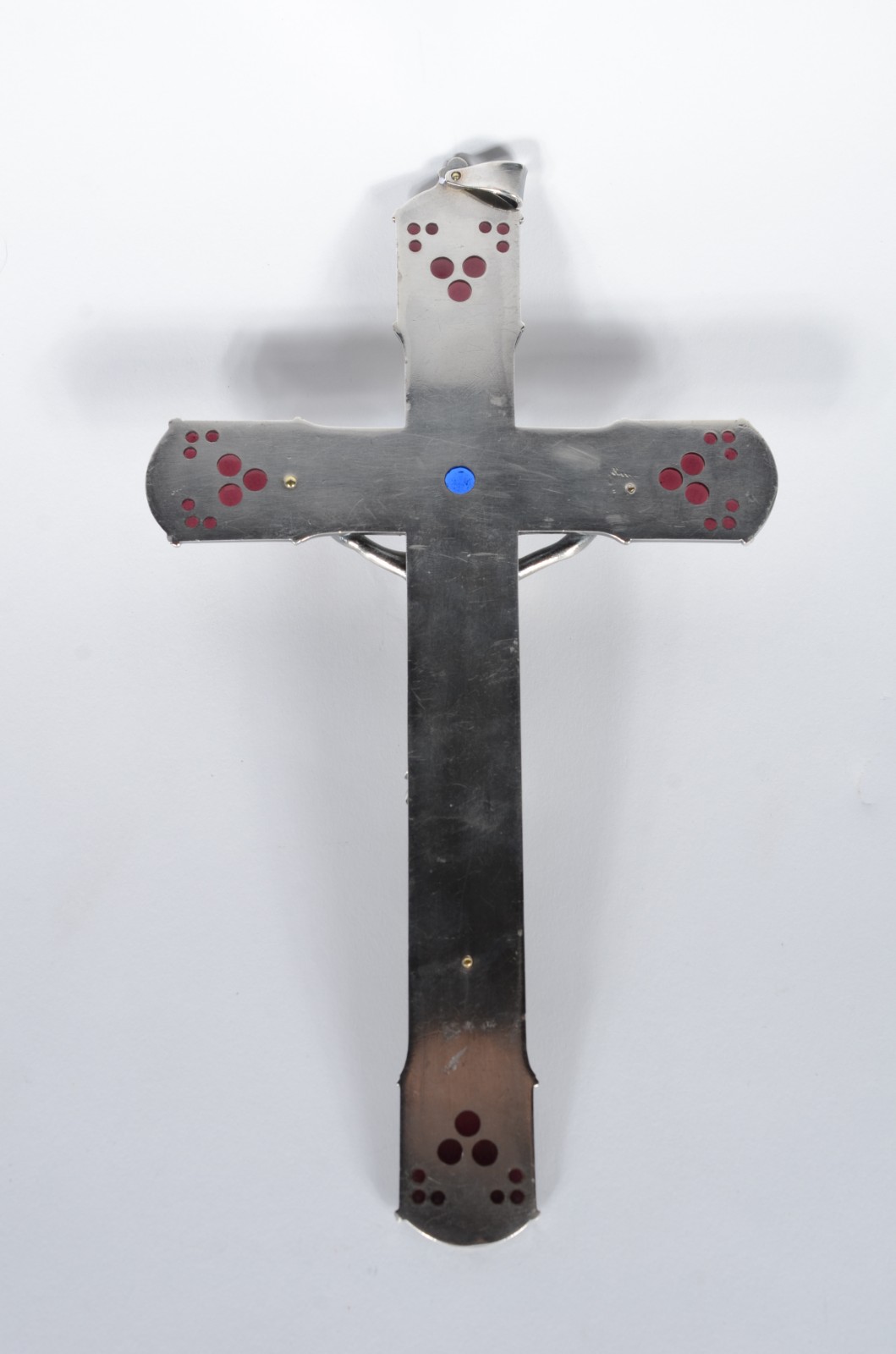 Crucifixo de prata de lei com figura de Cristo ricamente trabalhada... - foto 6 de 7