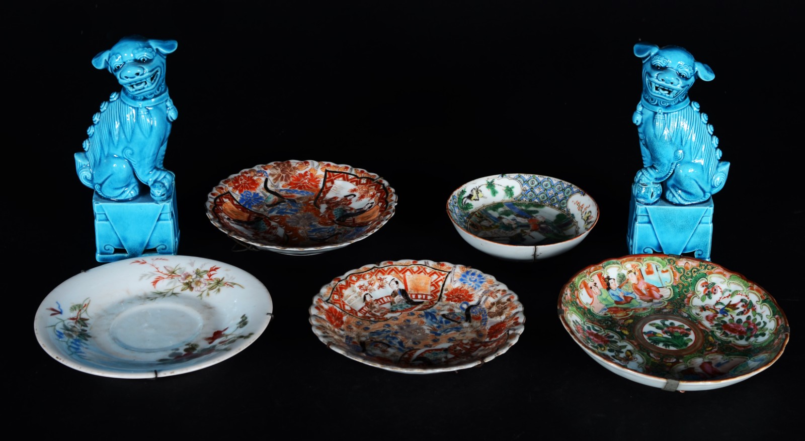 Cinco pratinhos diversos de porcelana oriental. Acompanham par de... - foto 1 de 8