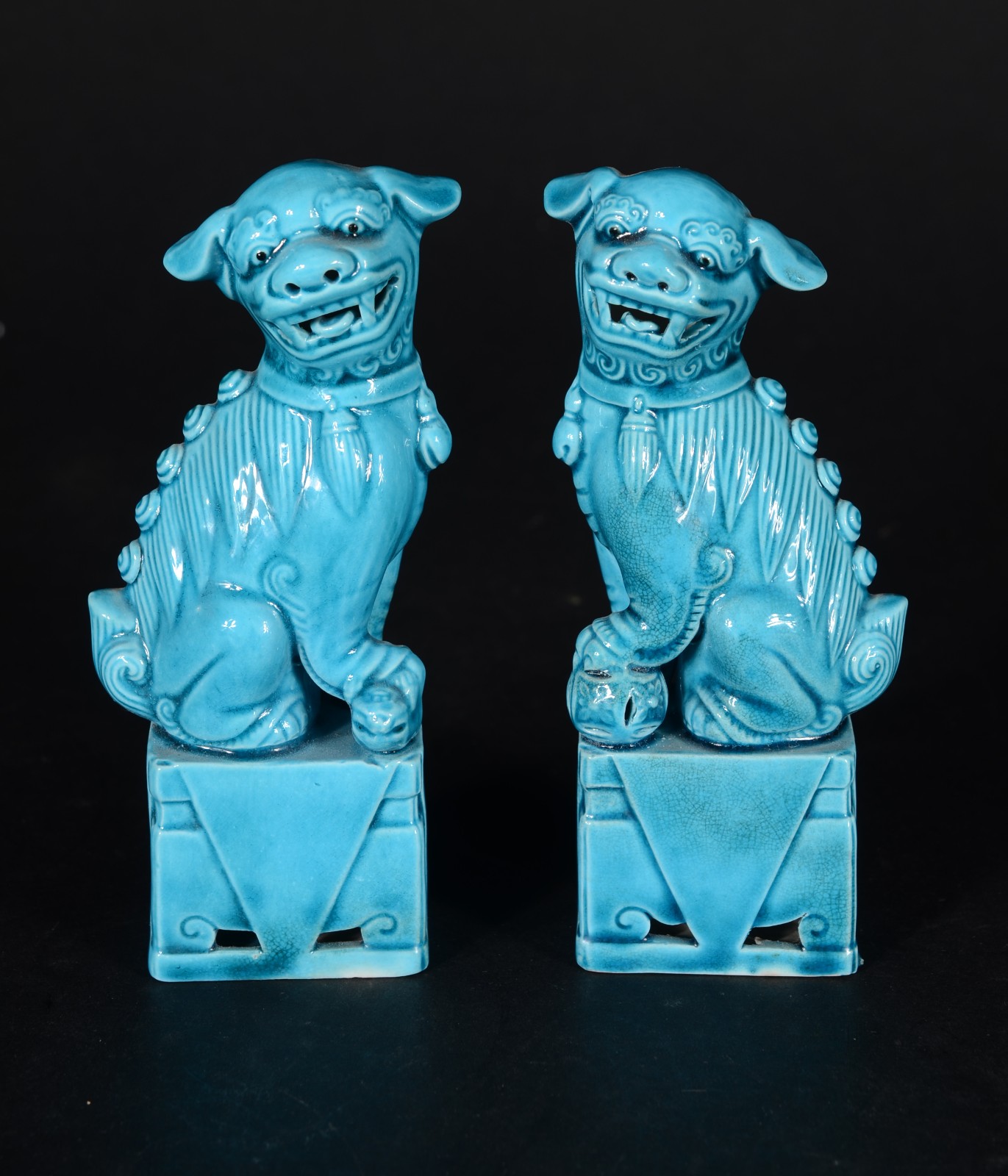 Cinco pratinhos diversos de porcelana oriental. Acompanham par de... - foto 8 de 8