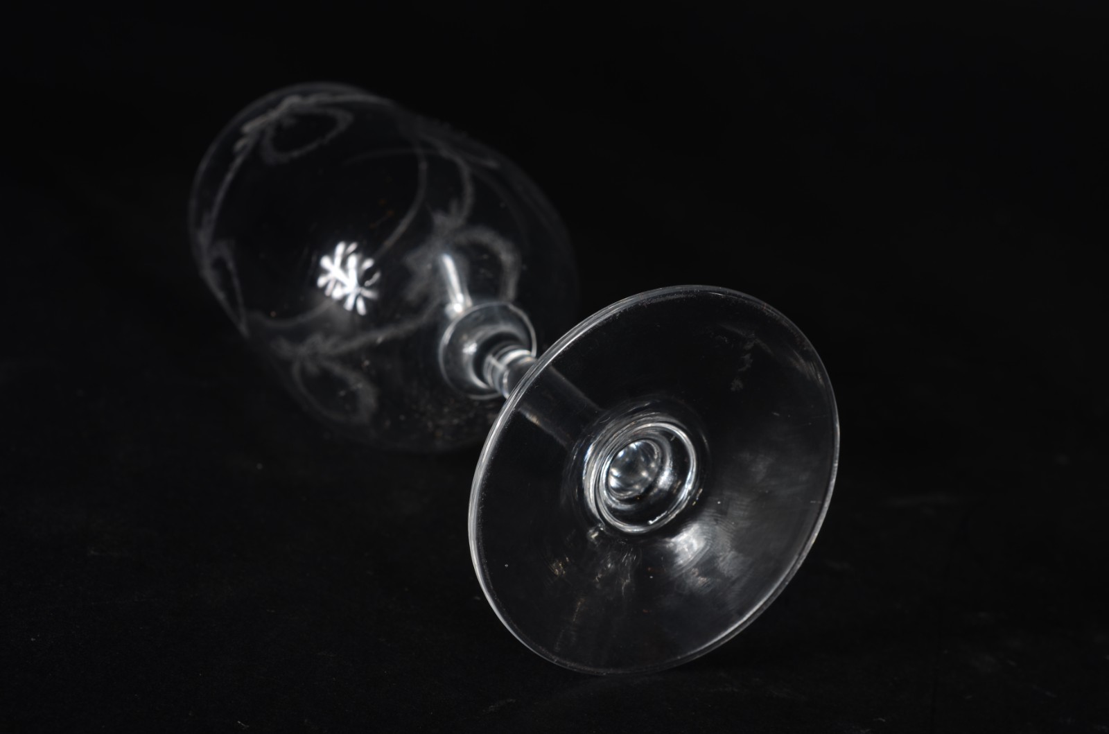 Diversos copos de cristal lavrado, composto de: 7 flutes para... - foto 4 de 4