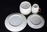 Bavaria (1747),  - Aparelho de jantar, chá e café de porcelana Bavaria, composto de: 19 pratos rasos, 10 pratos fundos, 11 pratos de sobremesa, 9 pratos para pão, 9 bowl