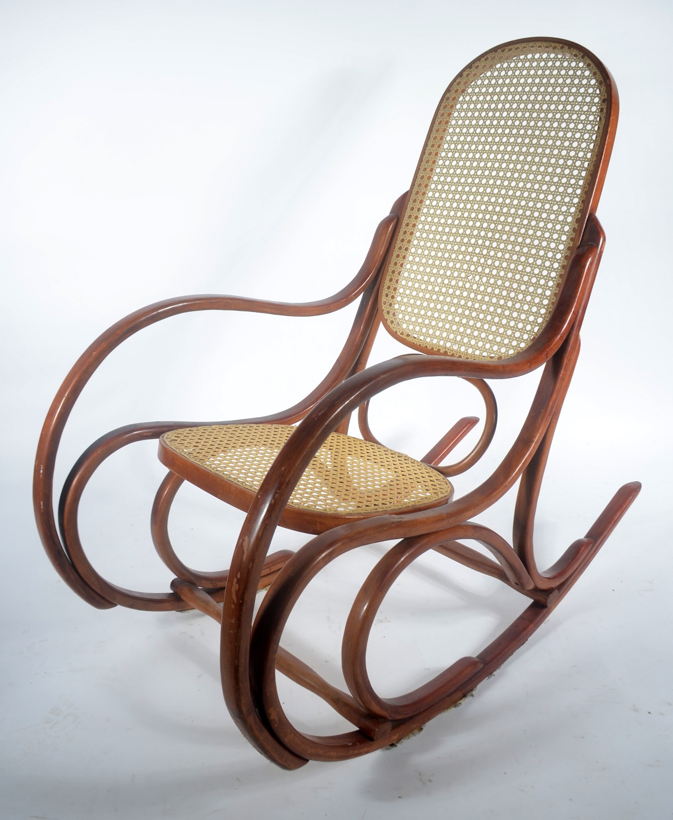 Cadeira de balanço de madeira nobre, estilo austríaco Thonet... - foto 1 de 5