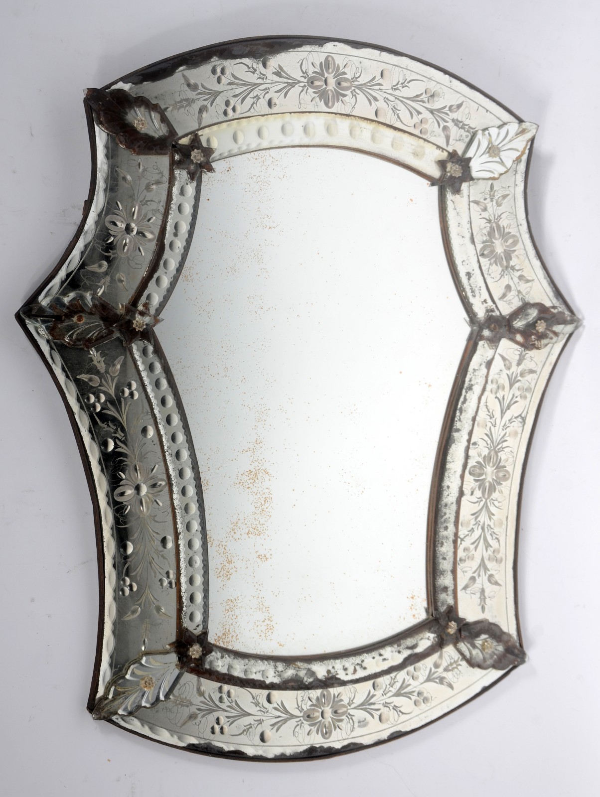 Espelho Veneziano, borda recortada. Oxidações. - foto 1 de 7