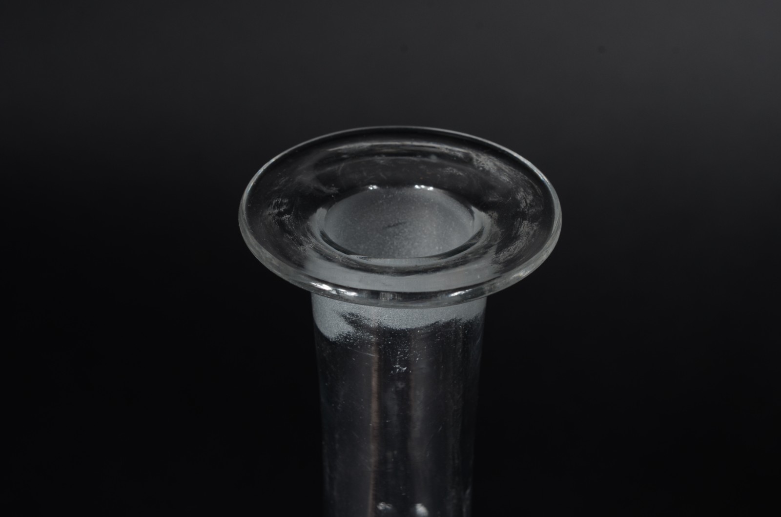 Serviço de cristal lapidado, composto de: 9 taças para vinho tinto... - foto 7 de 10