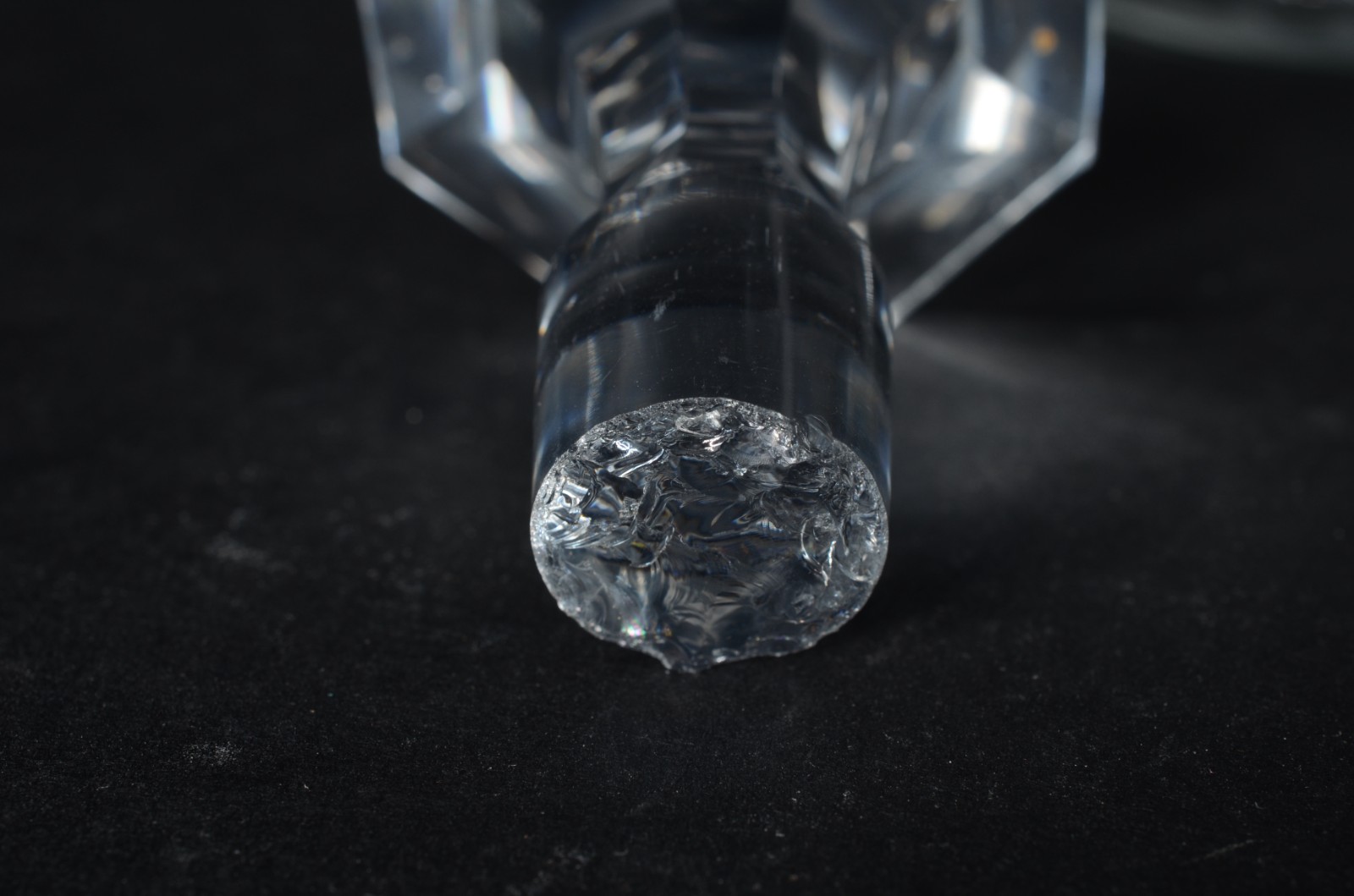 Serviço de cristal lapidado, composto de: 9 taças para vinho tinto... - foto 8 de 10