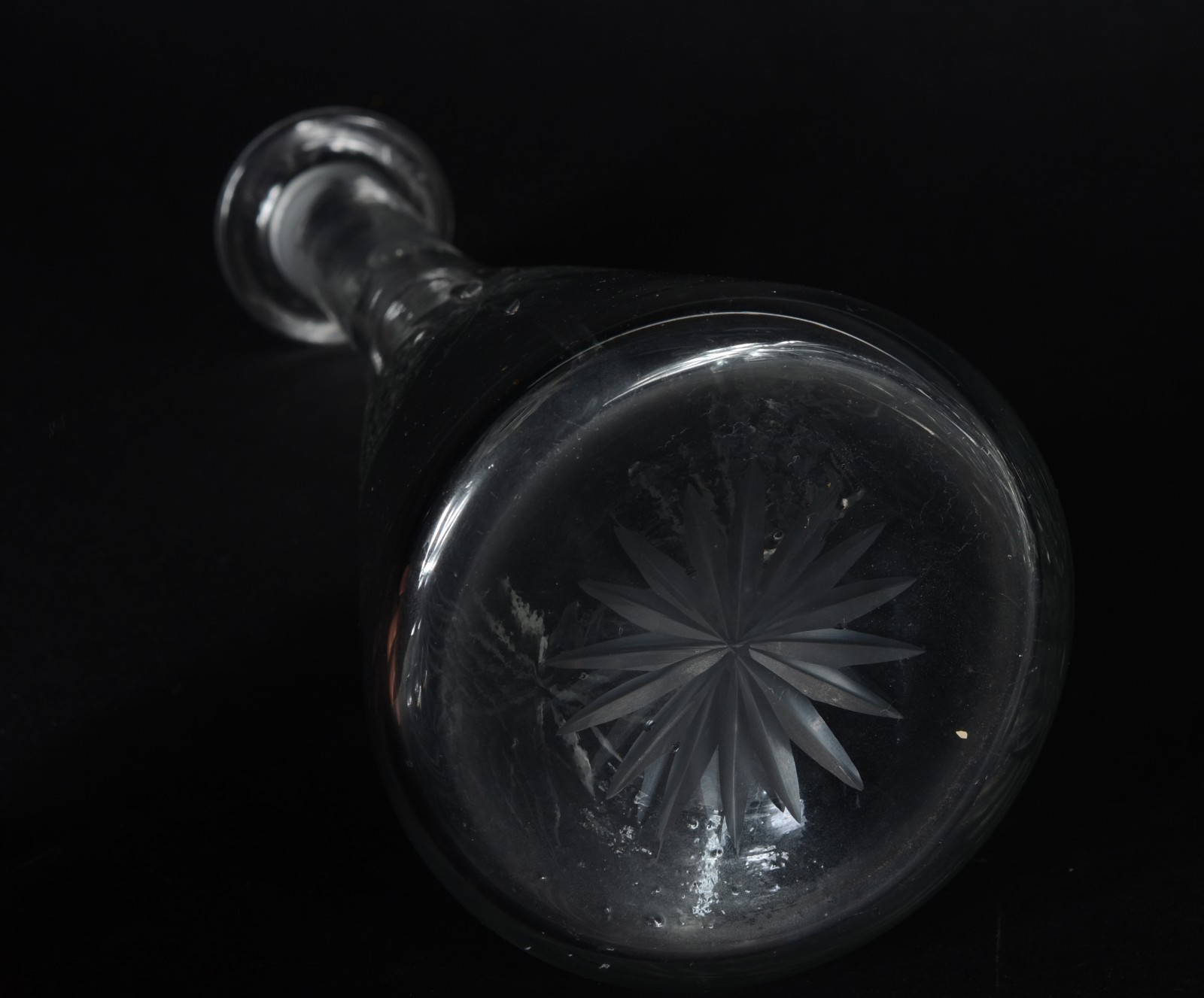 Serviço de cristal lapidado, composto de: 9 taças para vinho tinto... - foto 10 de 10