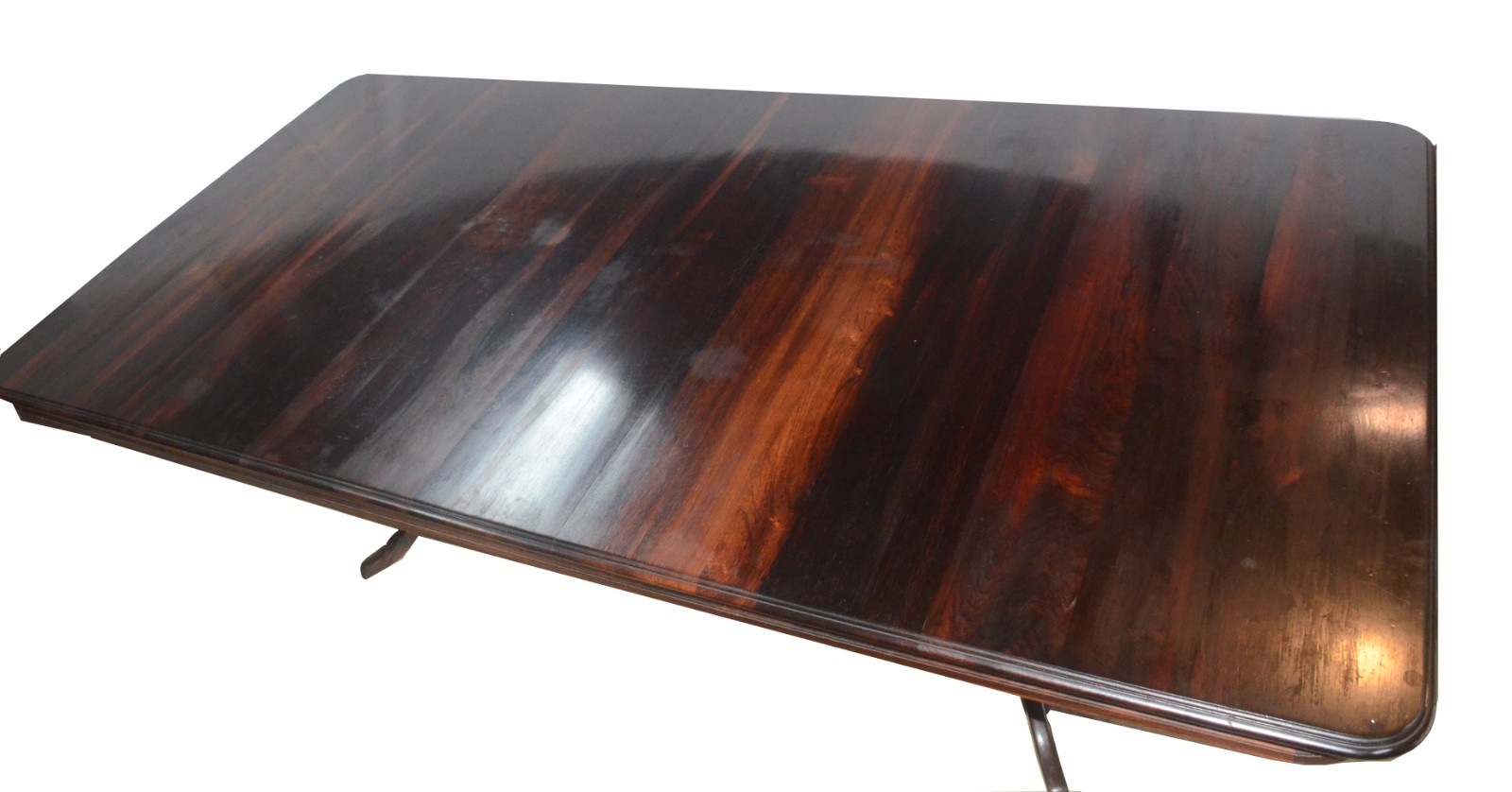Mesa de jantar de jacarandá, tampo retangular com quinas... - foto 5 de 11