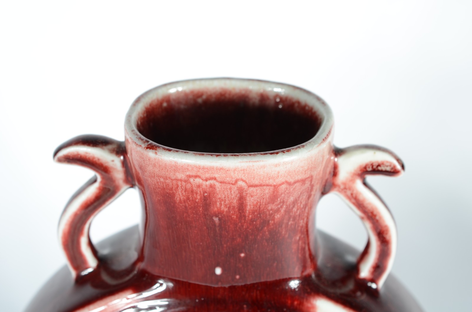 Vaso/ânfora de porcelana oriental sangue de boi. - foto 3 de 4