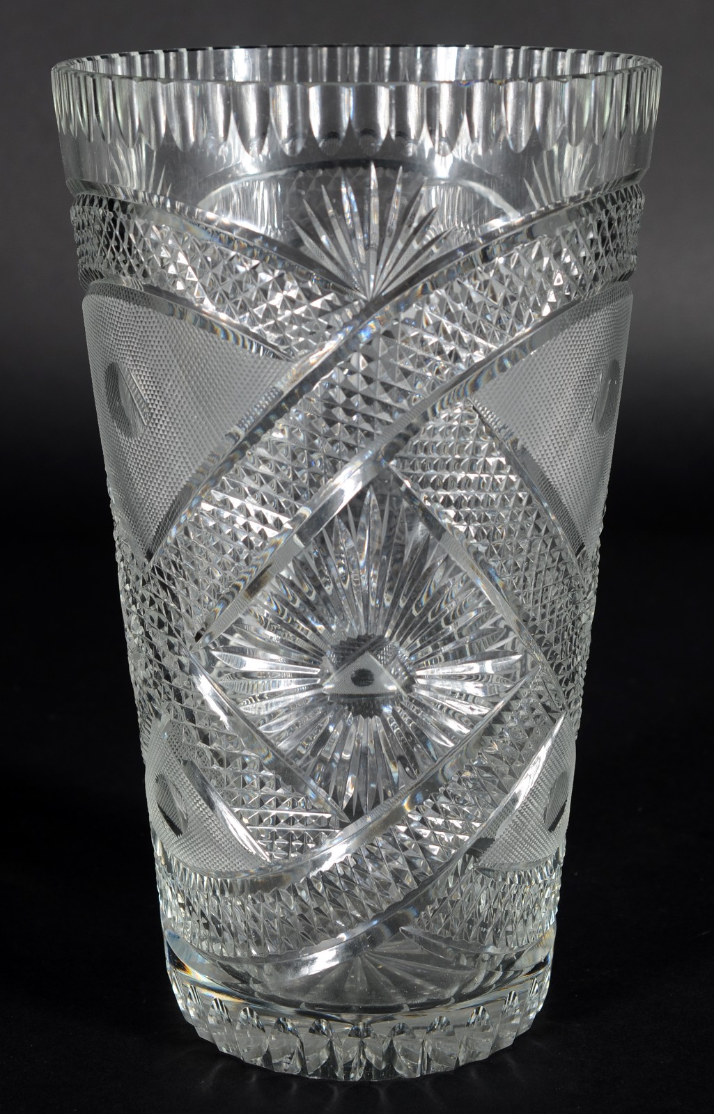 Vaso de cristal tcheco lapidado. - foto 1 de 5