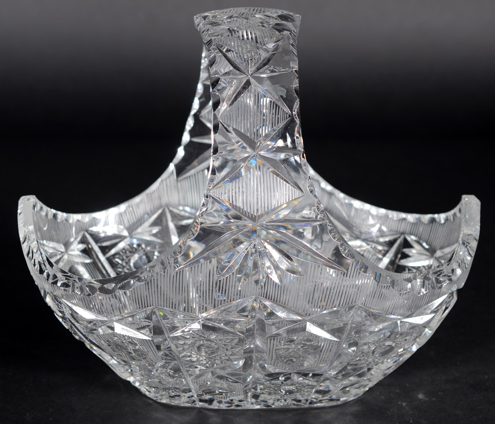 Cesta de cristal tcheco lapidado. - foto 1 de 7