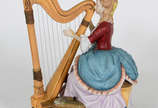 Estatueta de porcelana , moça com harpa  - Estatueta de porcelana , moça com harpa 