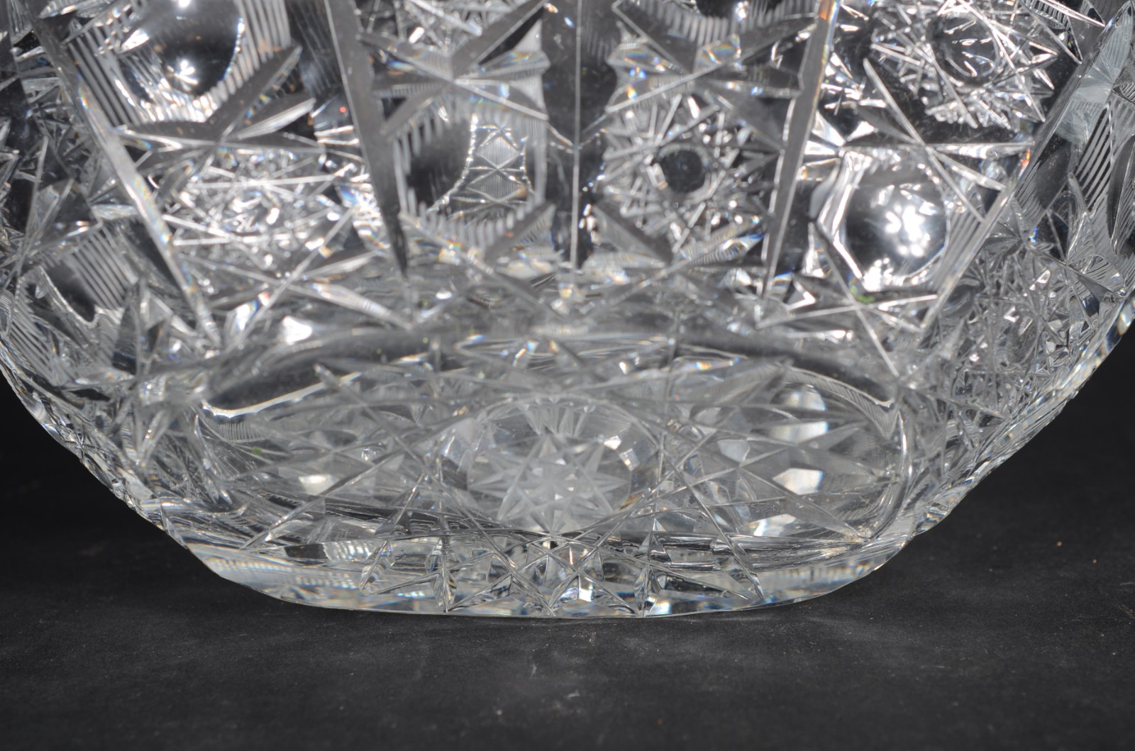 Cesta de cristal tcheco lapidado. - foto 5 de 7