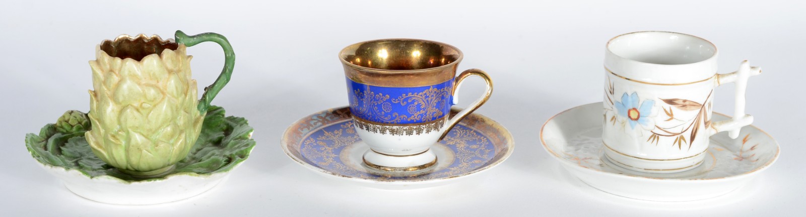 Conjunto com 9 xícaras de café com pires, porcelanas e modelos de... - foto 3 de 9