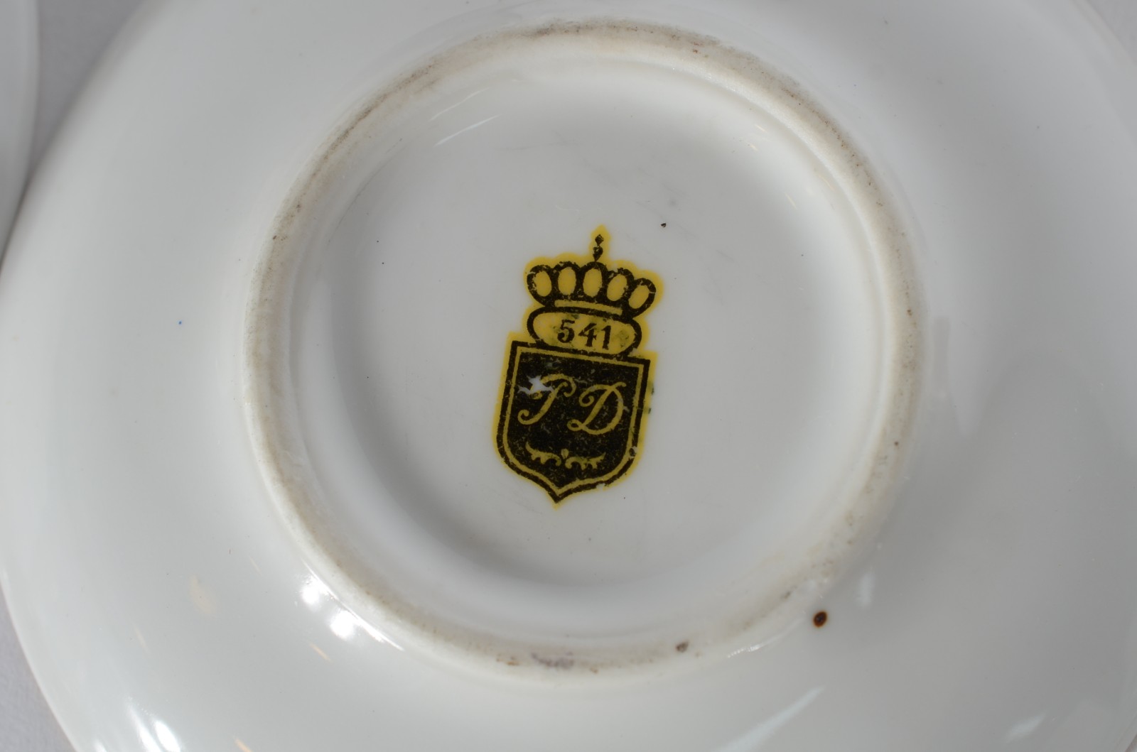 Conjunto com 9 xícaras de café com pires, porcelanas e modelos de... - foto 8 de 9