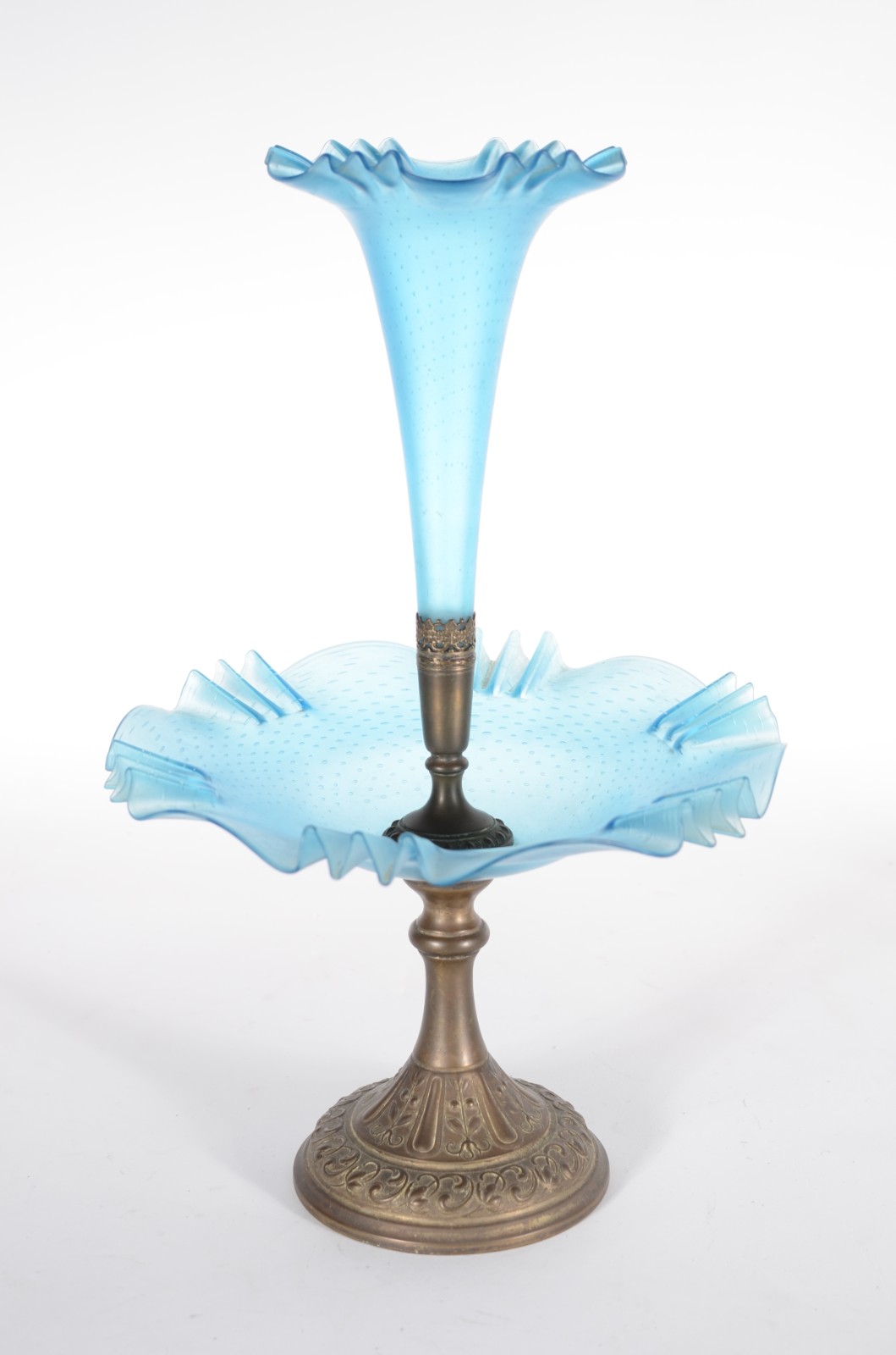 Fruteira de metal com prato e tulipa de vidro azul borda feitio... - foto 1 de 4