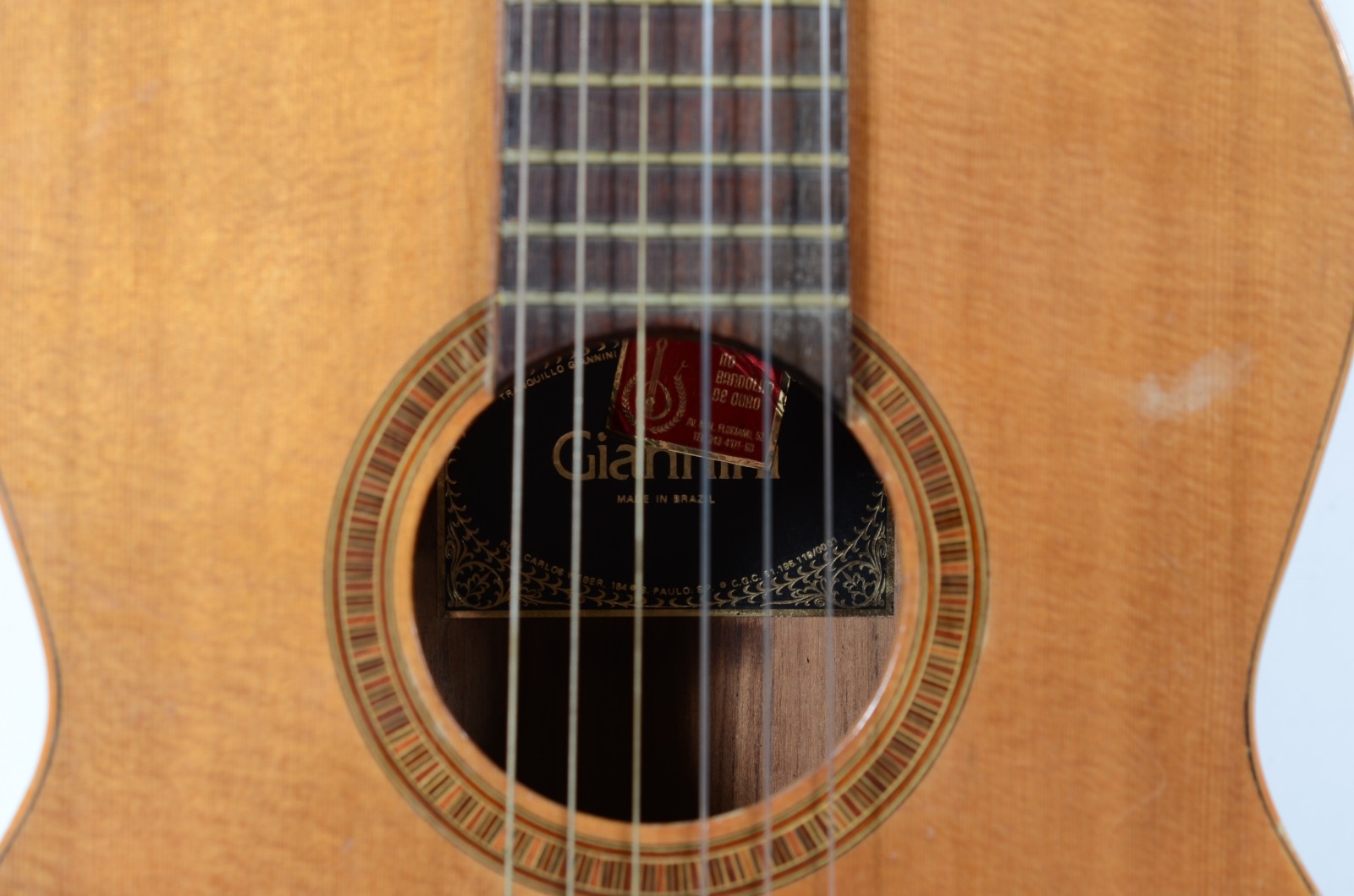 Violão "Giannini" com capa. Pequenos desgastes. - foto 2 de 9