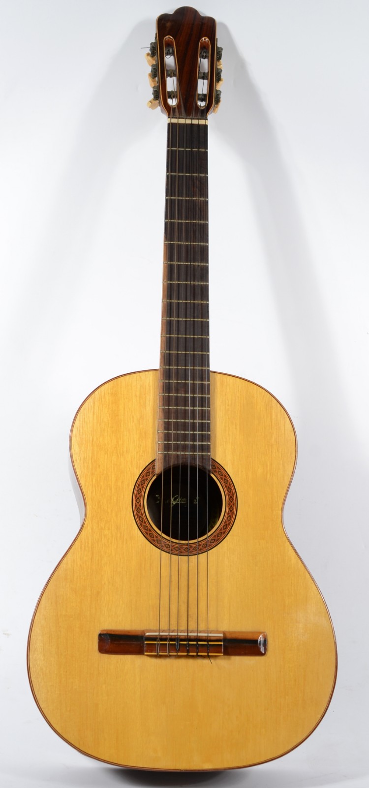Violão "Di Giorgio". - foto 1 de 8