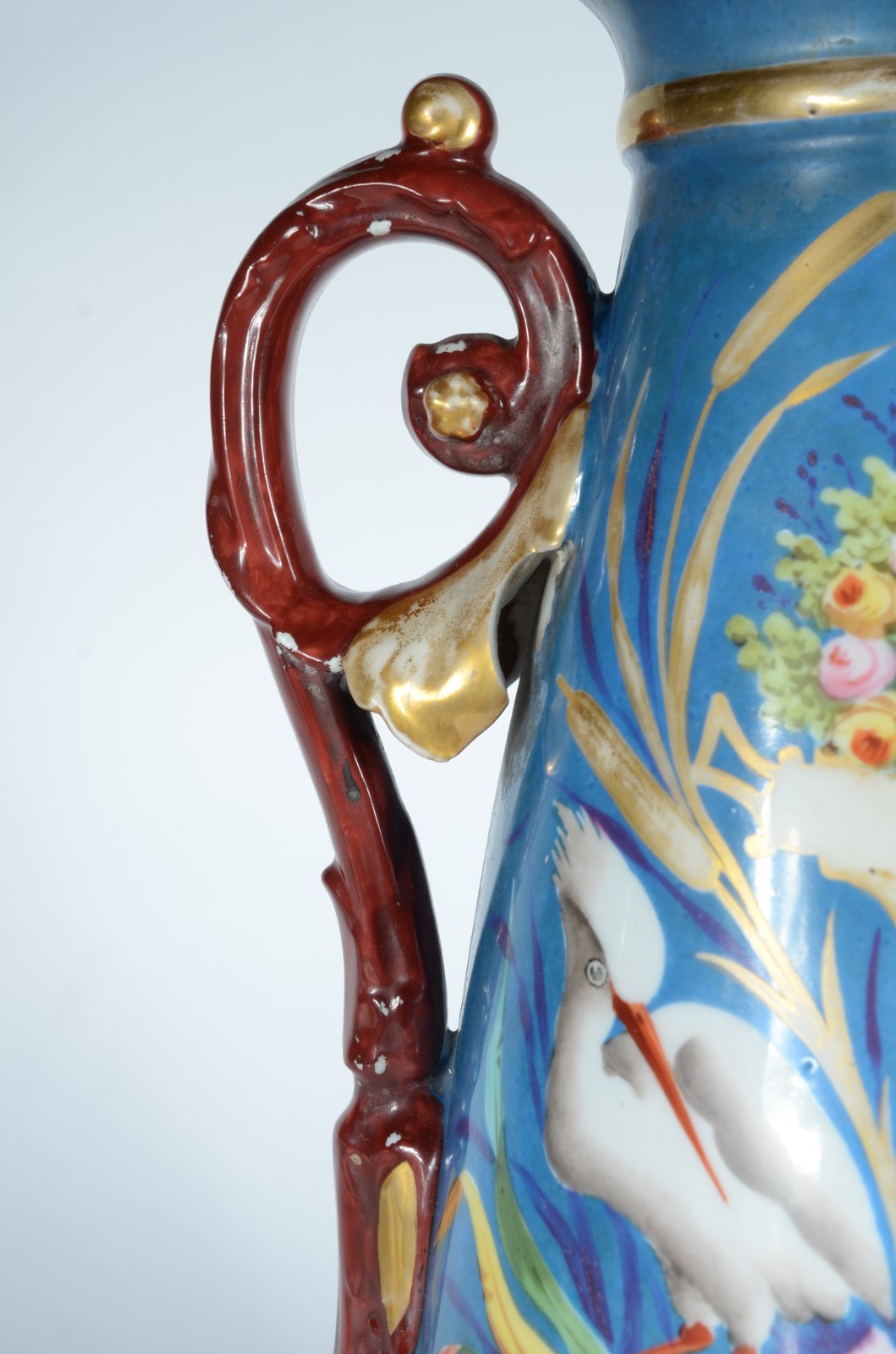 Vaso de porcelana francesa Velho Paris, decorado com flores em... - foto 6 de 9