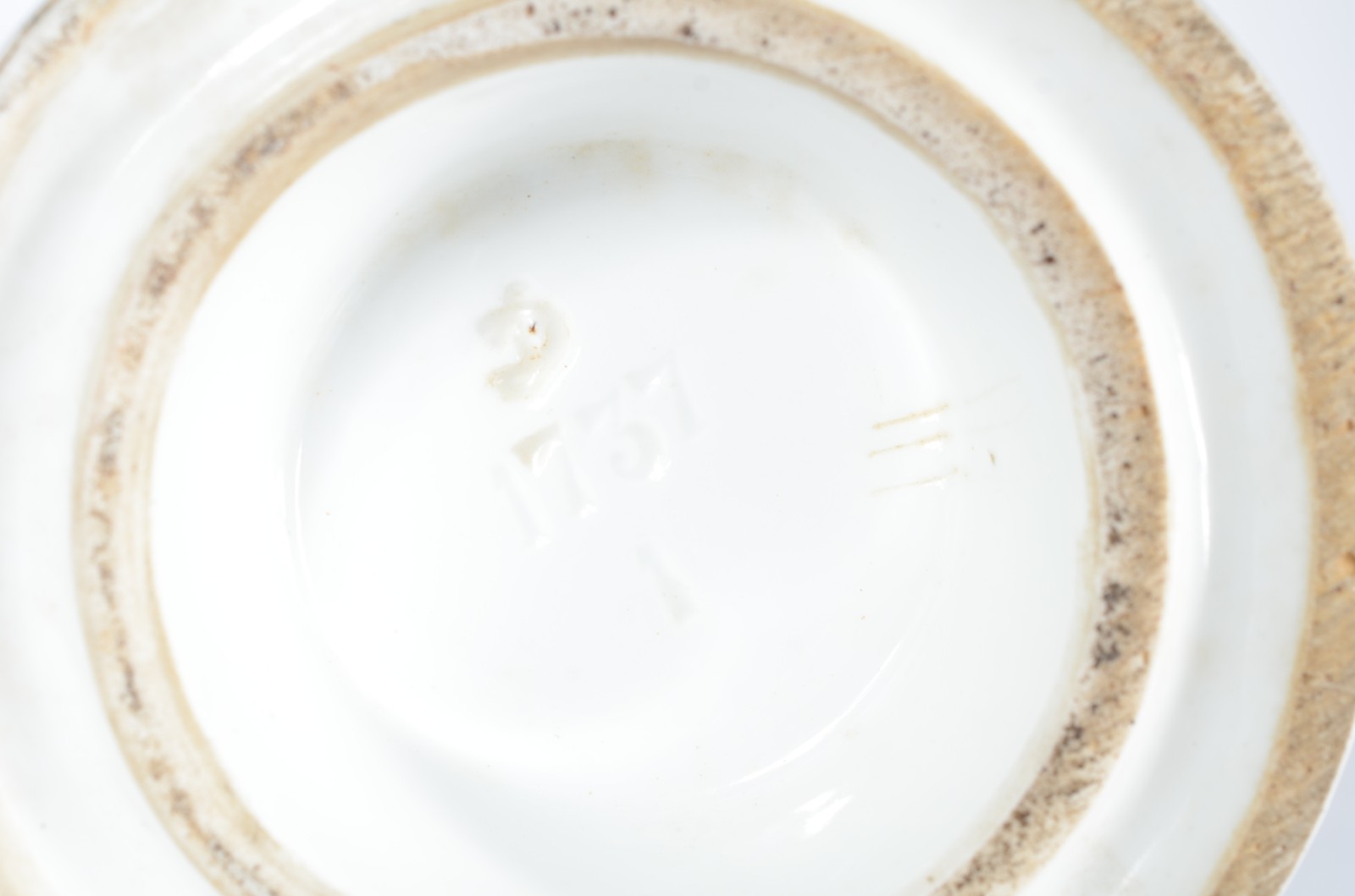 Vaso de porcelana francesa Velho Paris, decorado com flores em... - foto 8 de 9