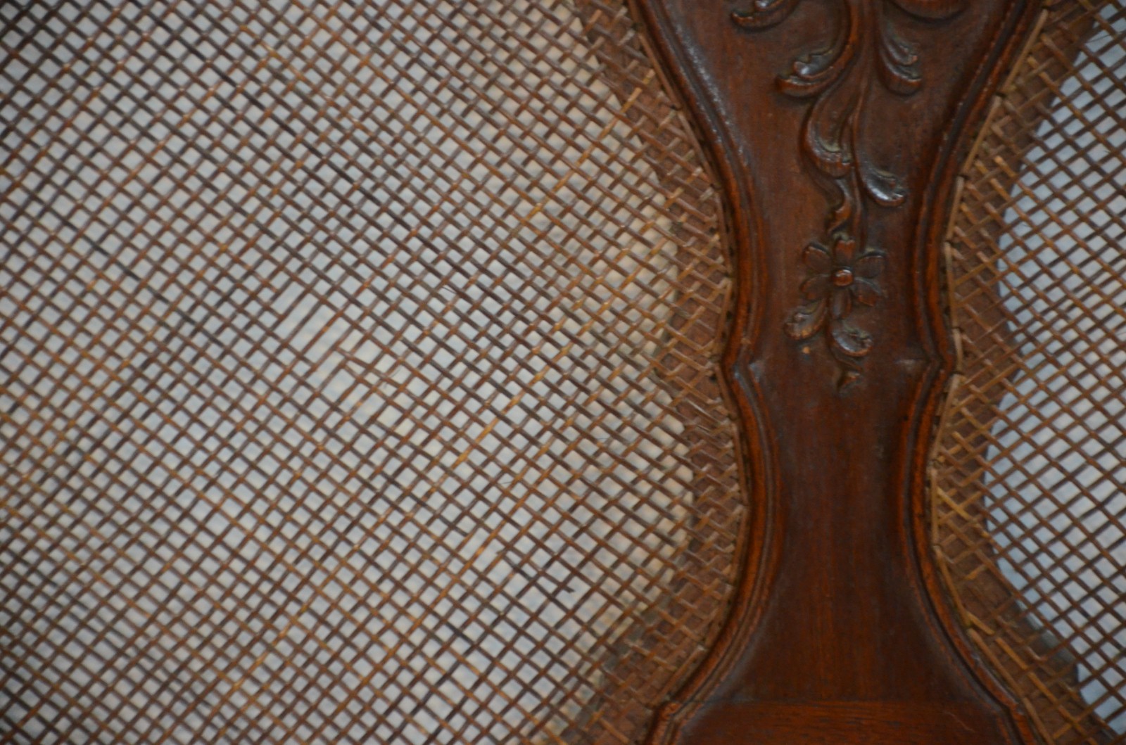 Conjunto de cama de solteiro com detalhes de palhinha na cabeceira e... - foto 5 de 11