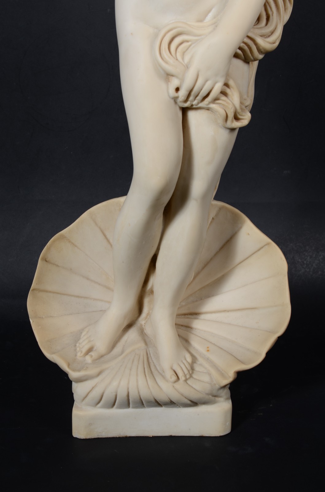 Escultura de resina representando "Vênus". - foto 6 de 7