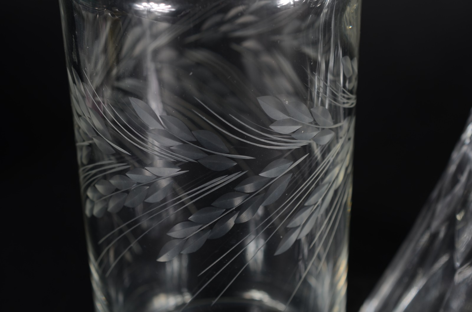 Duas garrafas de cristal lapidado. - foto 4 de 7