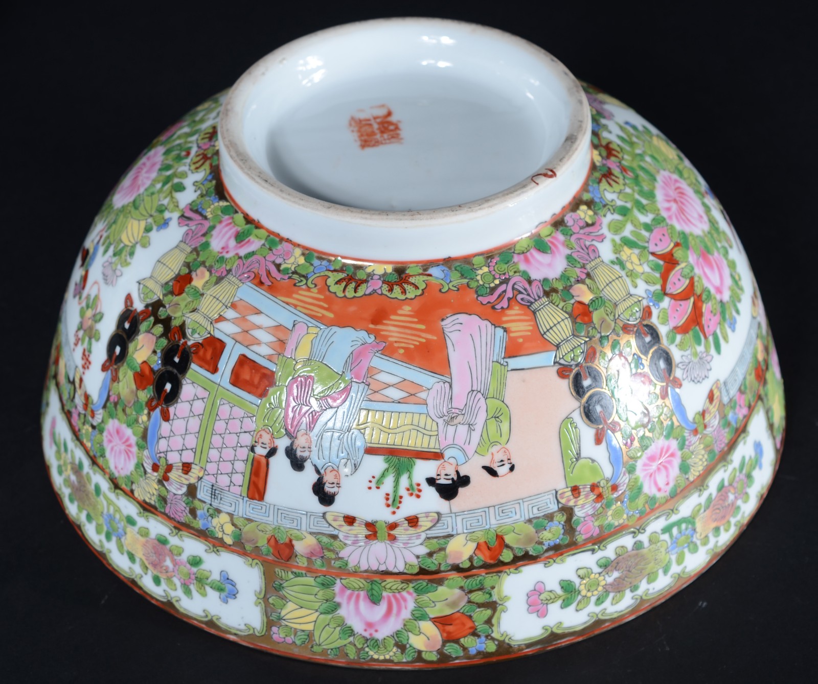 Bowl de porcelana oriental com figuras de gueixas em policromia e... - foto 5 de 6