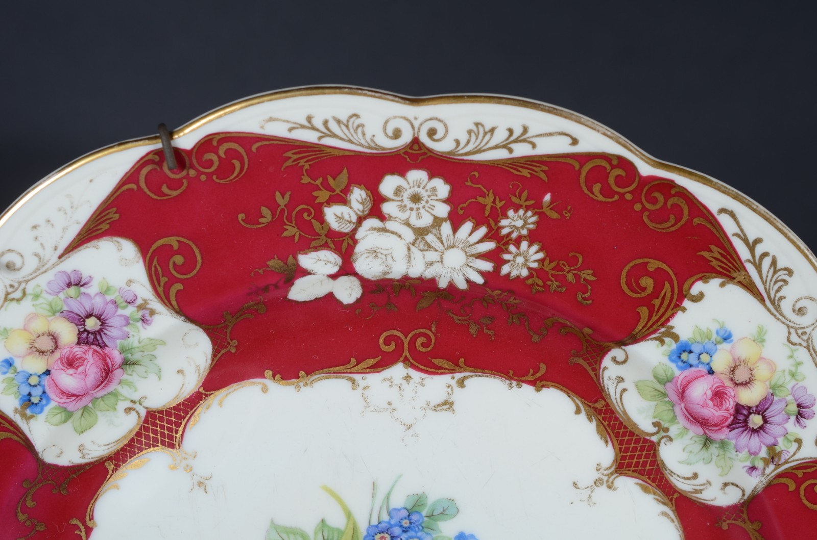 Par de pratos de porcelana alemã da Bavaria, decorados em policromia... - foto 3 de 6