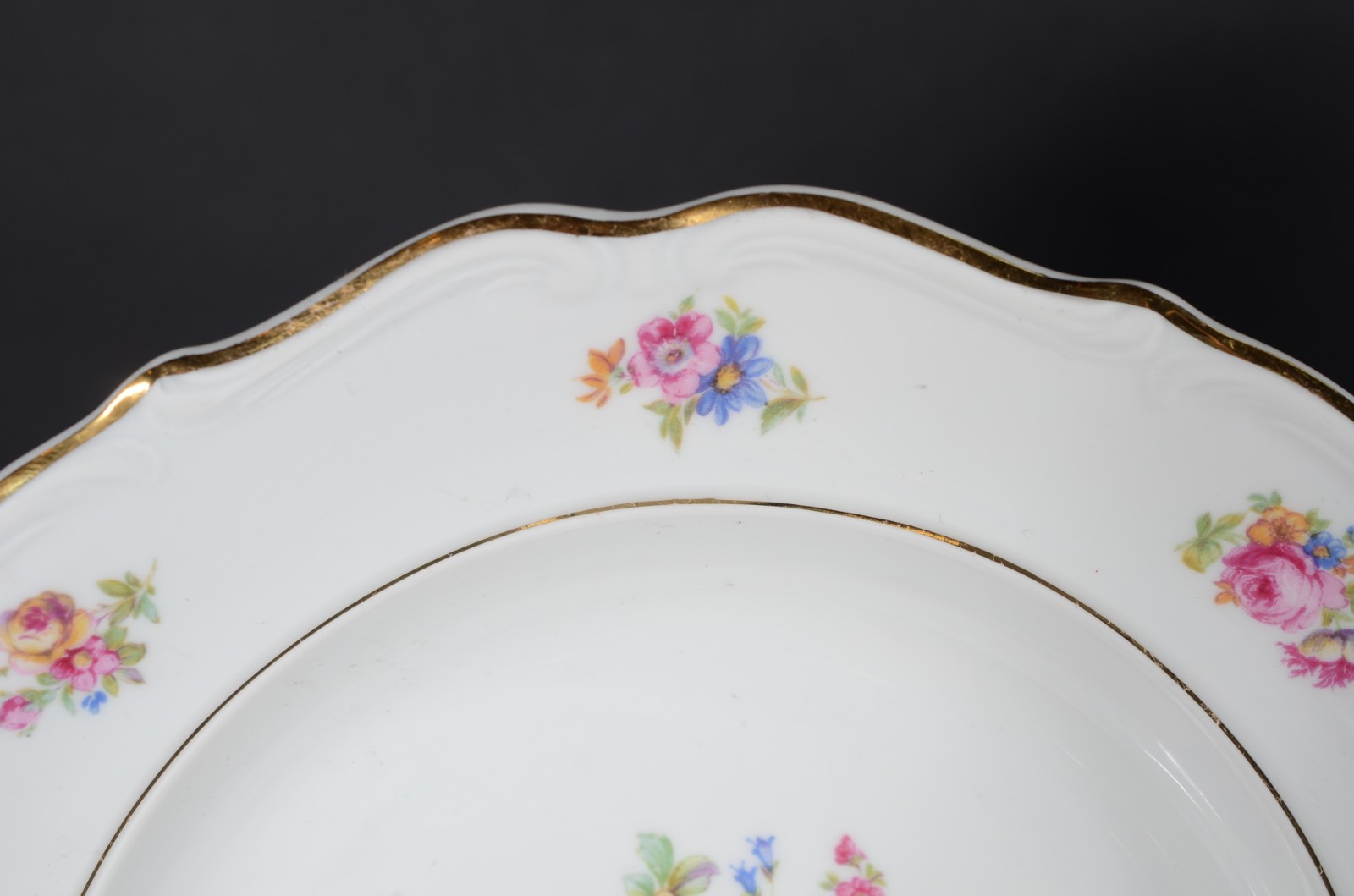 Aparelho de jantar de porcelana polonesa, decoração floral em... - foto 4 de 10