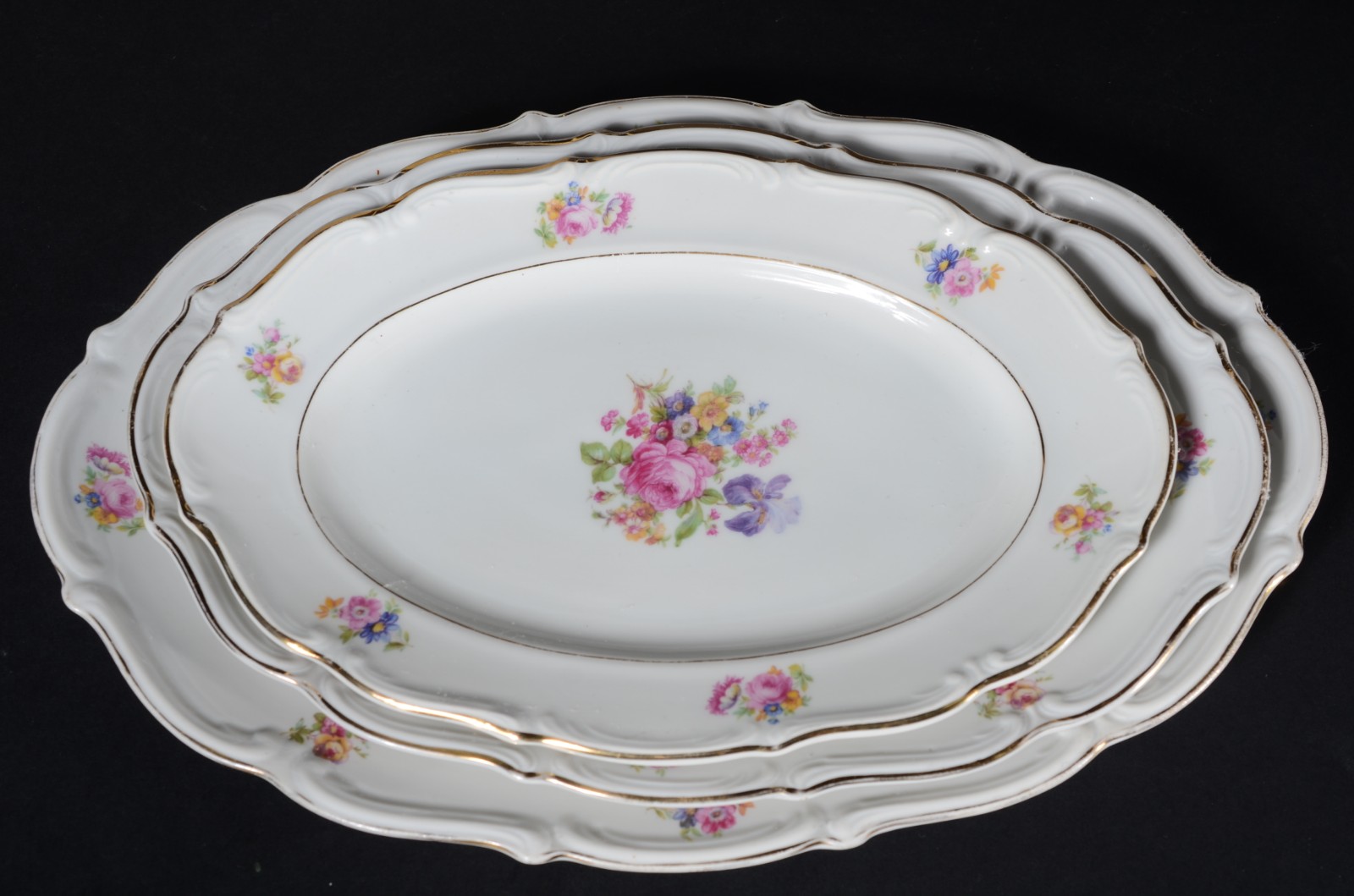 Aparelho de jantar de porcelana polonesa, decoração floral em... - foto 5 de 10