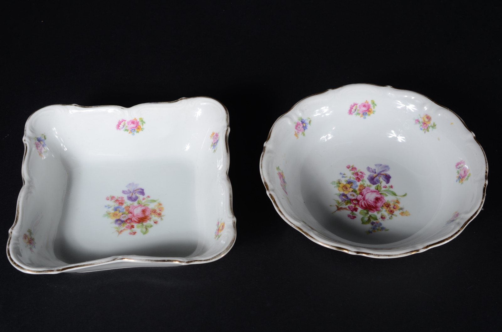 Aparelho de jantar de porcelana polonesa, decoração floral em... - foto 8 de 10
