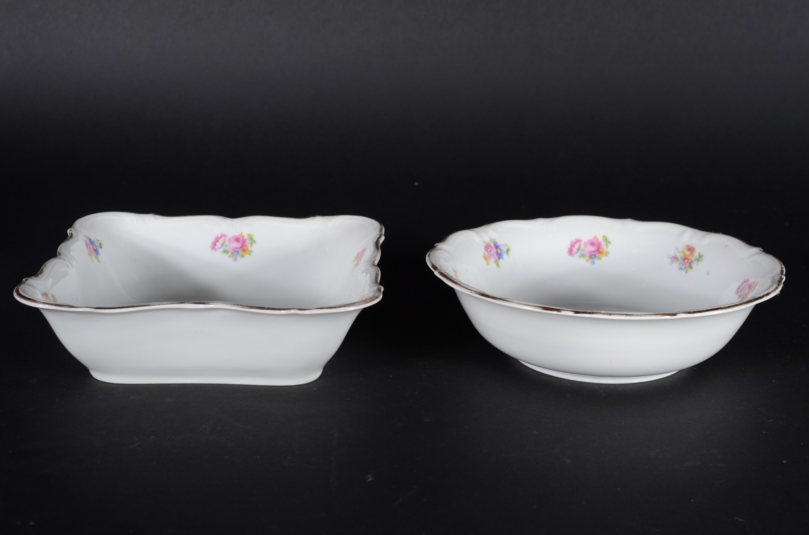 Aparelho de jantar de porcelana polonesa, decoração floral em... - foto 9 de 10