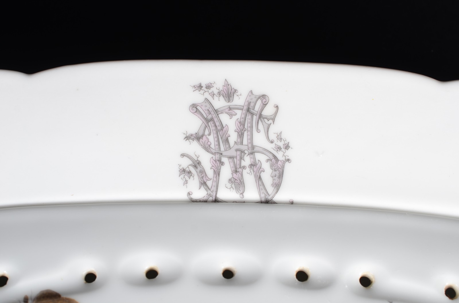 Travessa para peixe de porcelana francesa A.L.Garraux, com placa... - foto 2 de 7