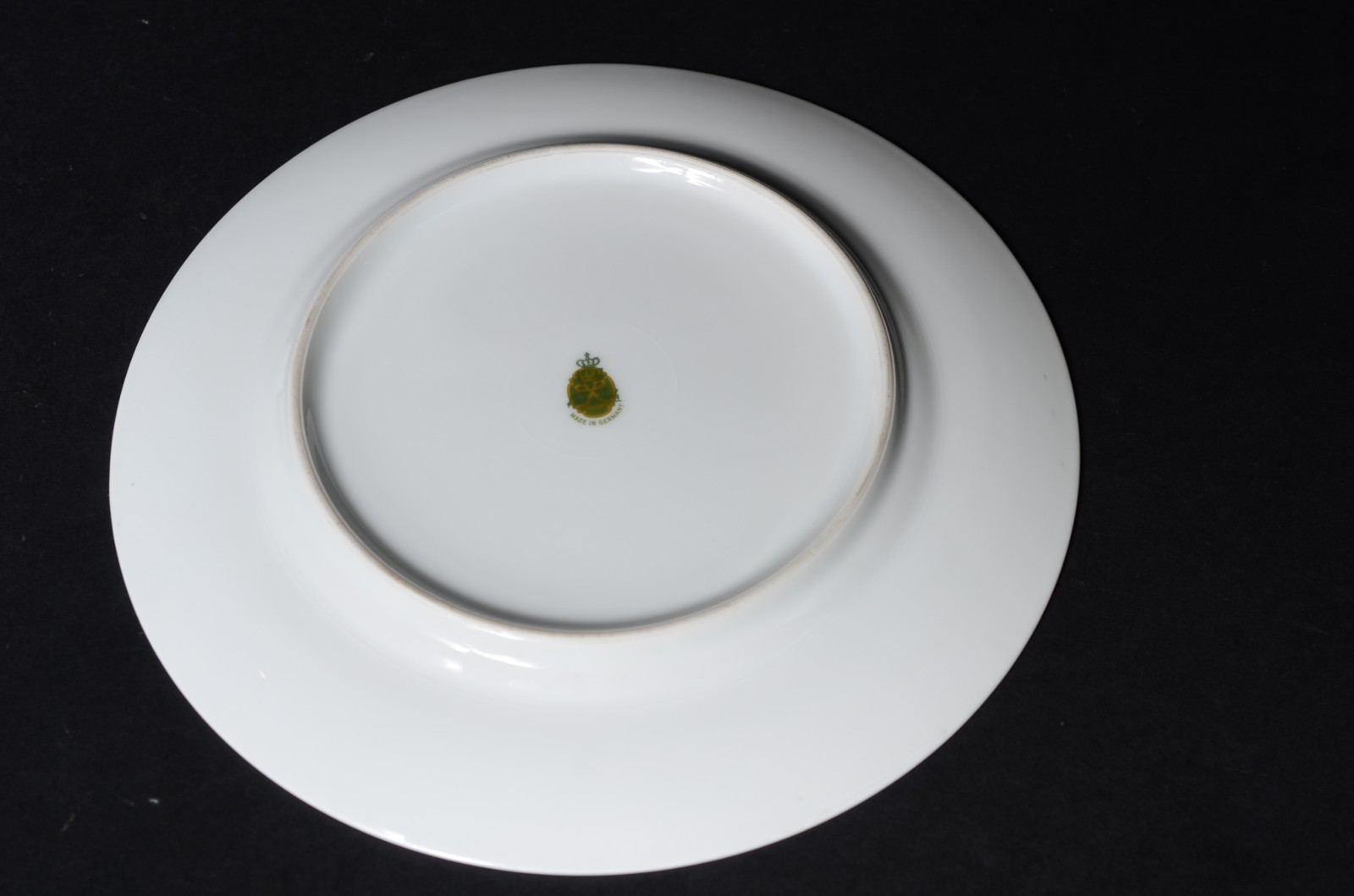 Conjunto com 12 pratos de porcelana Bavaria decorados com peixes em... - foto 4 de 5