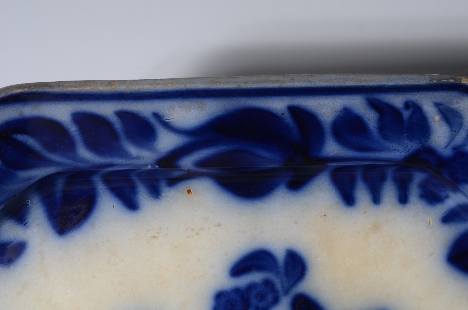 Travessa de faiança inglesa dita "azul borrão", feitio oitavado... - foto 3 de 6