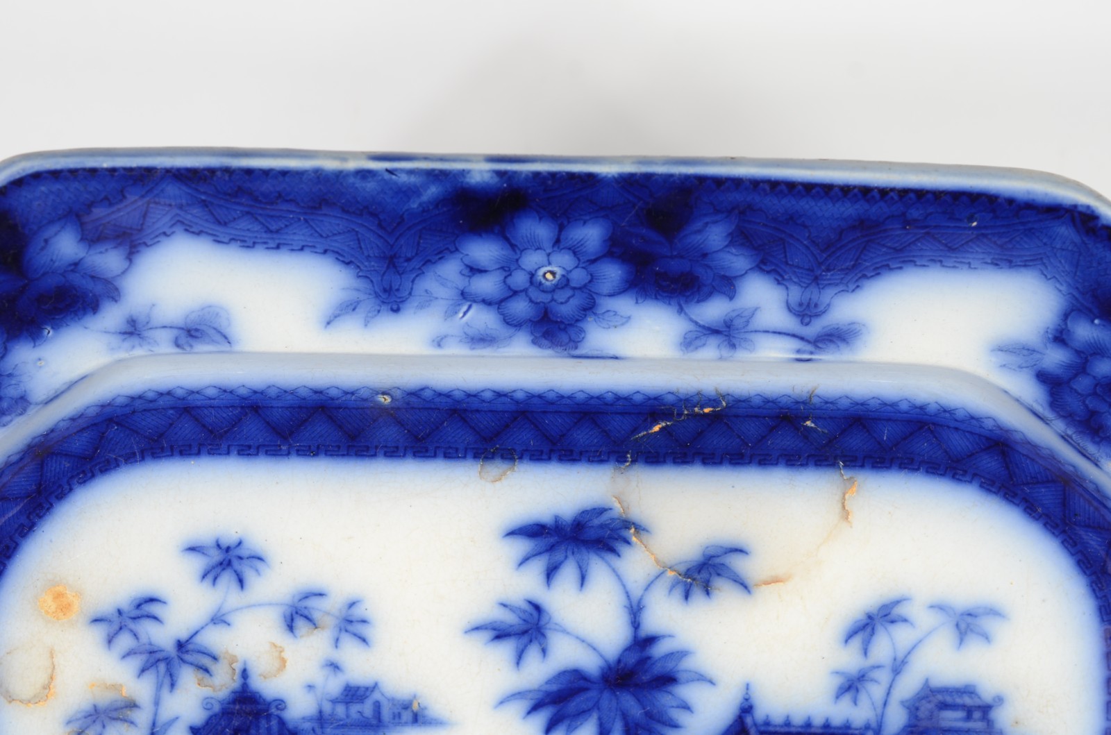 Travessa de faiança inglesa azul borrão "Maltese", feitio oitavado... - foto 3 de 5