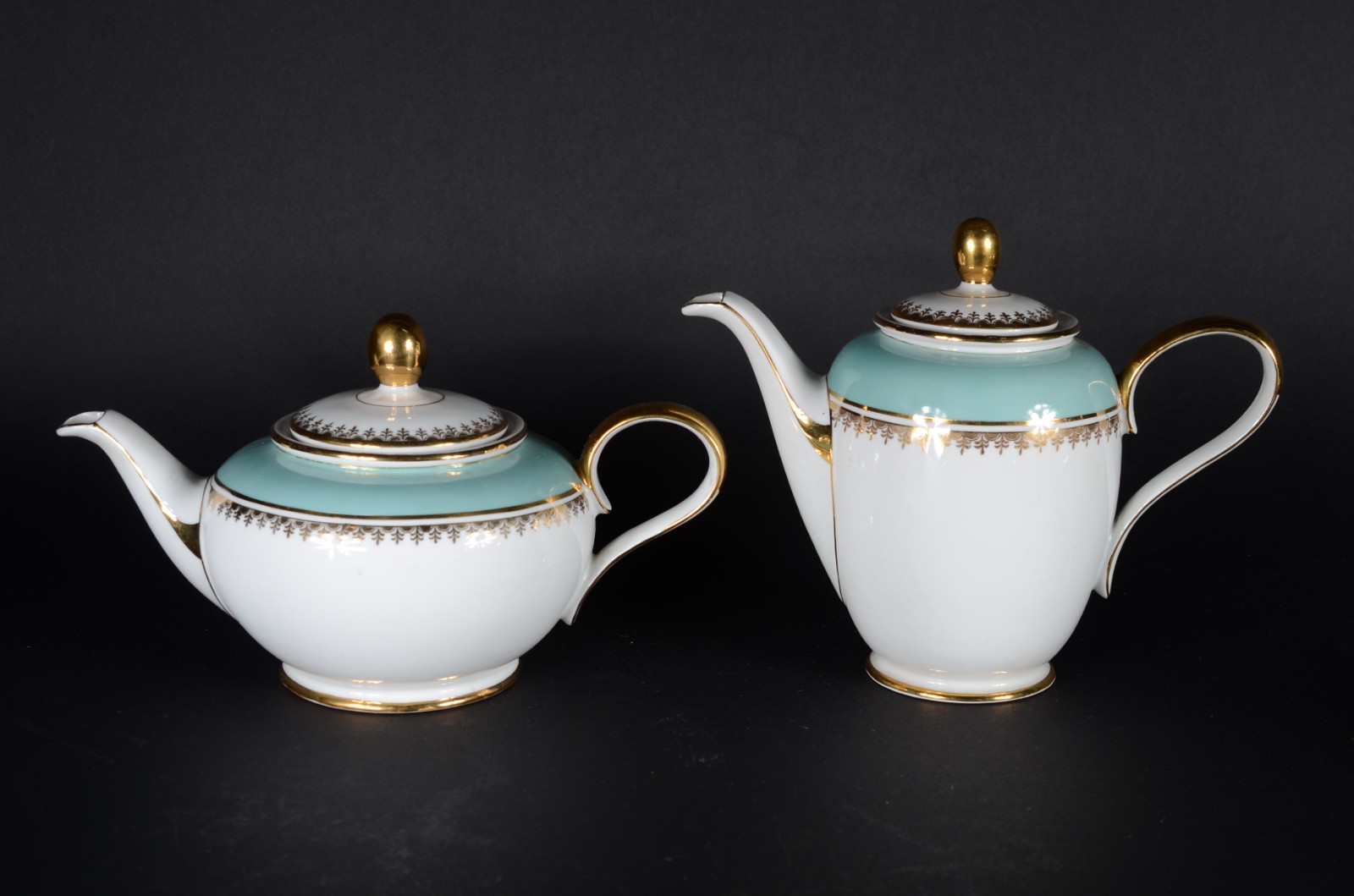 Serviço de porcelana Mauá para chá e café, borda verde água com... - foto 2 de 10