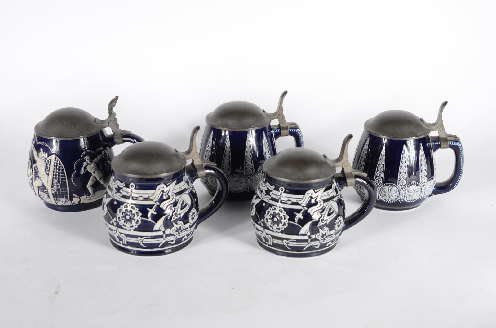 Conjunto com 5 canecas de cerâmica alemã AGWW (Aktiengesellschaft... - foto 1 de 8
