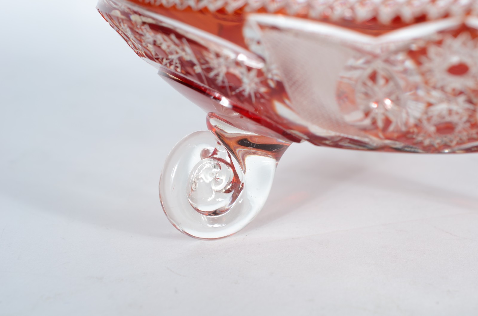 Fruteira de cristal doublé rubi lapidado. - foto 3 de 5