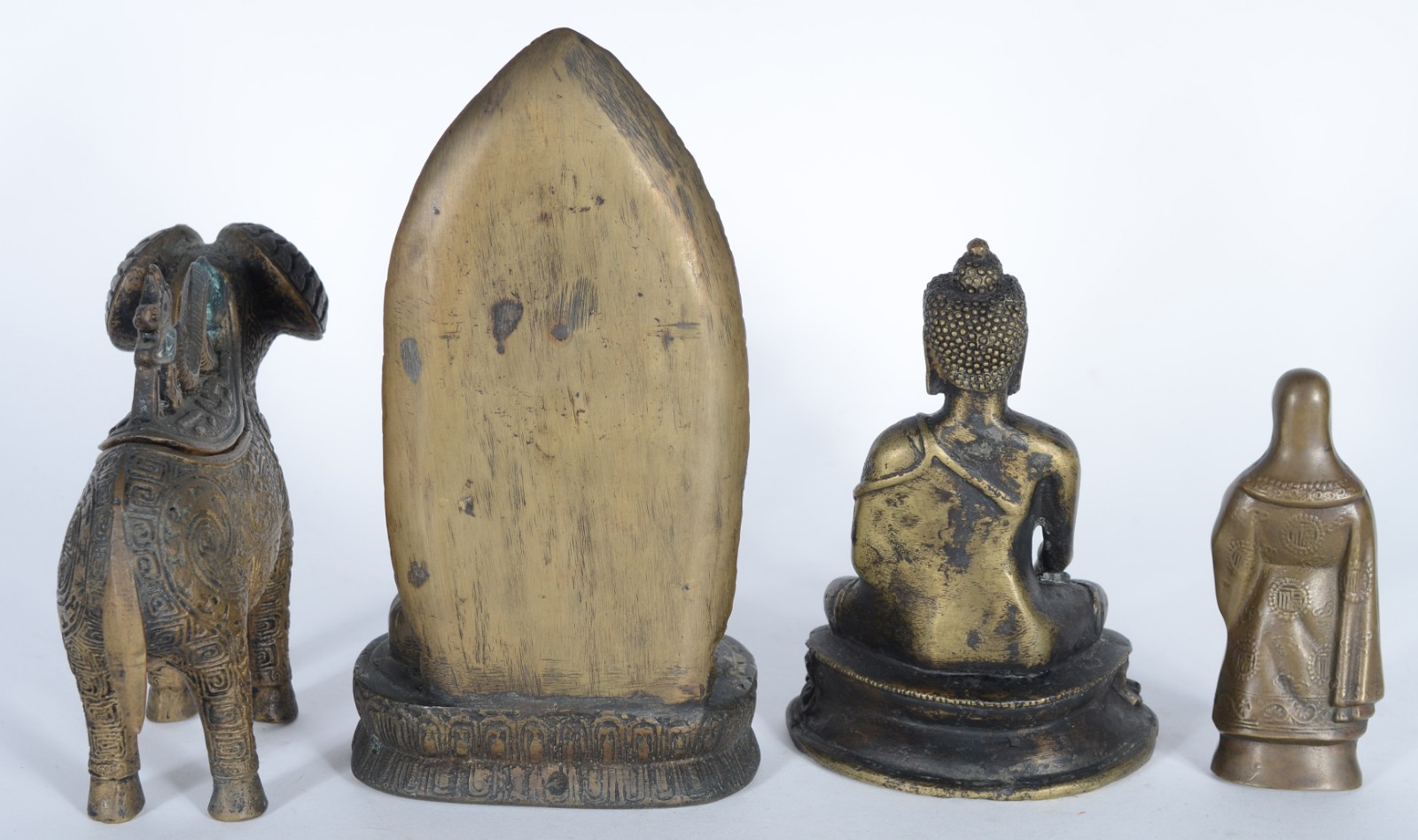 Quatro figuras orientais de metal. Duas com bases de madeira. - foto 4 de 5