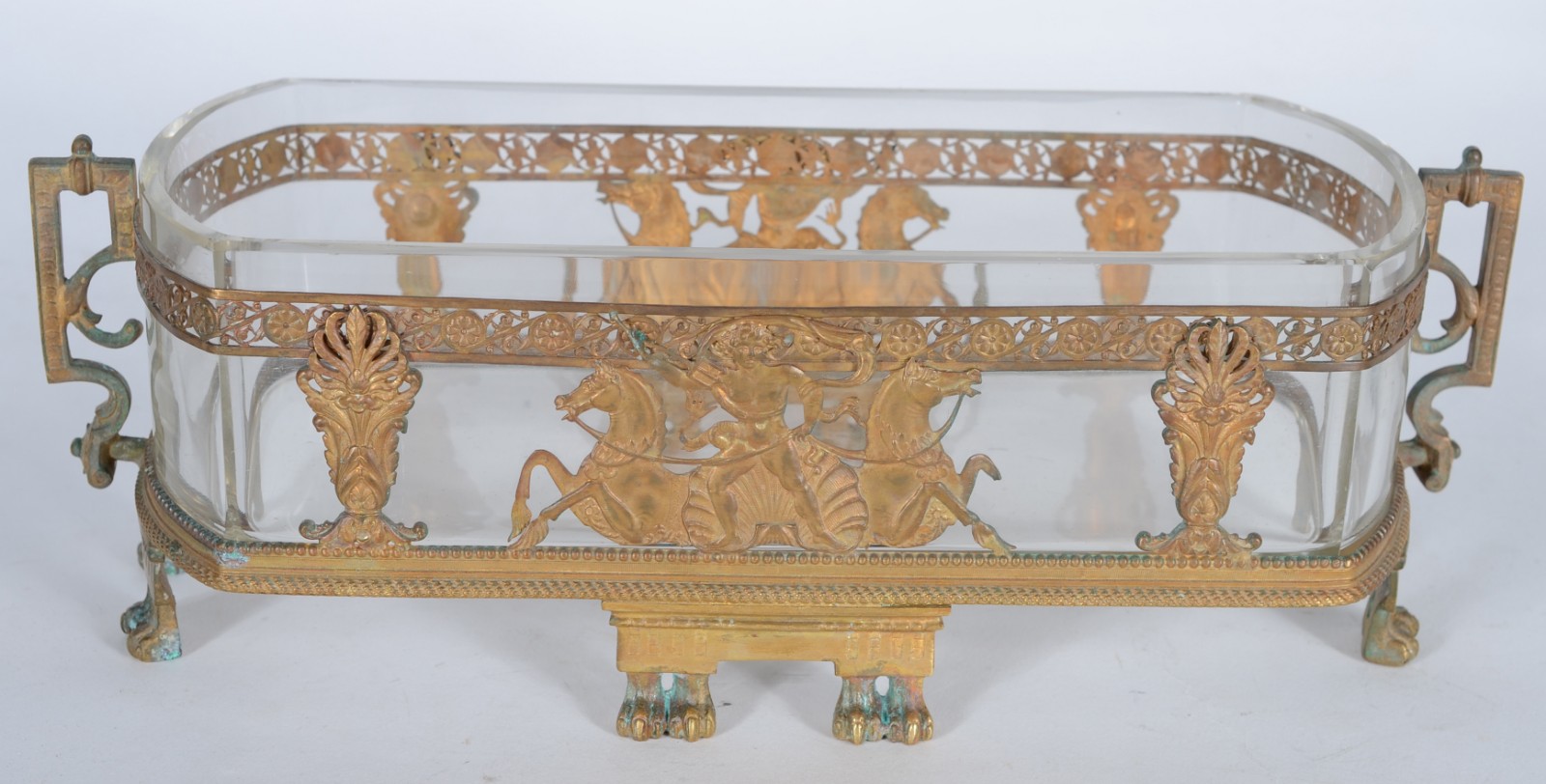 Dois centros de mesa de metal com interior de cristal. Um deles com... - foto 4 de 6