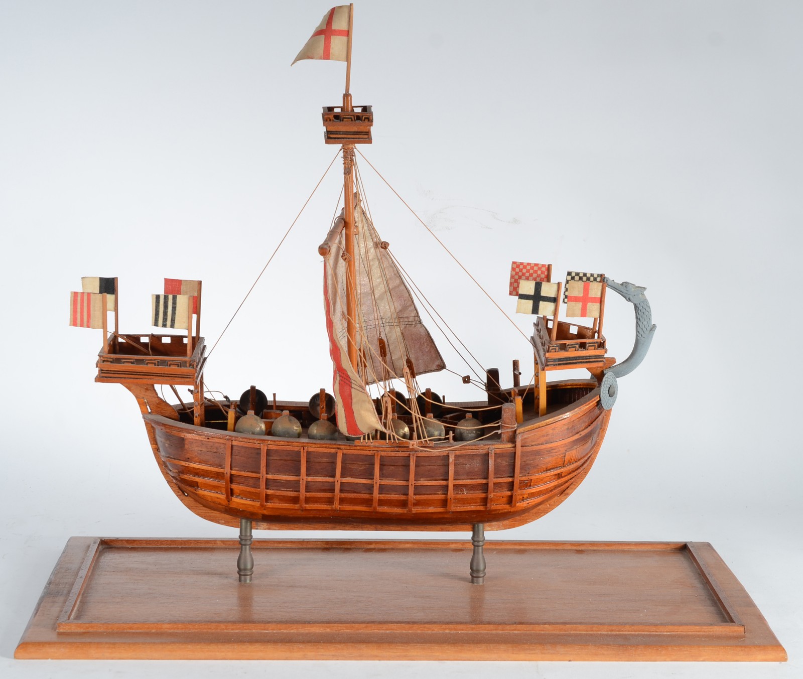 Modelismo - Miniatura de navio em madeira. Desgastes. - foto 3 de 9