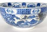 Grande bowl de porcelana chinesa decorada com p... - Grande bowl de porcelana chinesa decorada com pagodes e guirlandas em azul e branco.